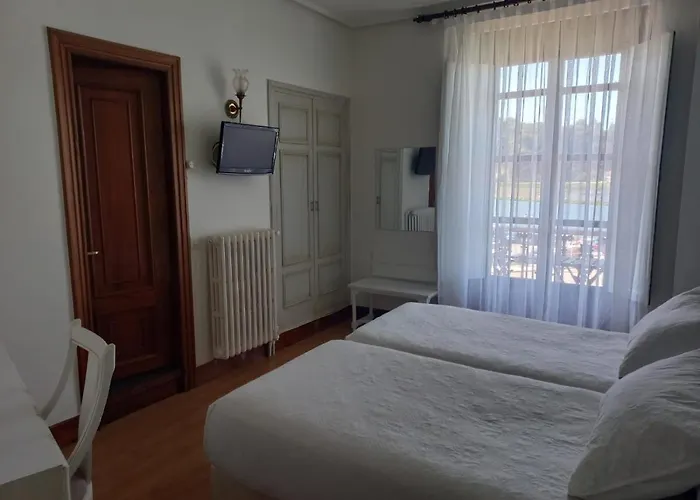 马琳纳酒店 2* 里瓦德塞利亚